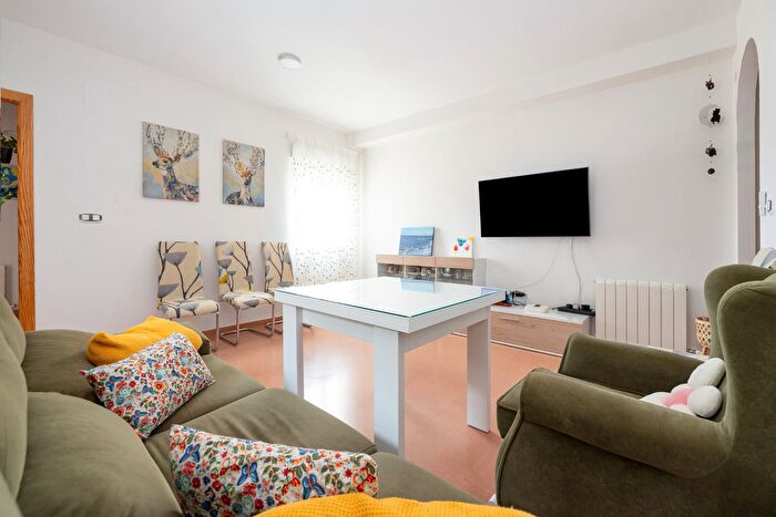 Casas en venta y pisos alquiler - 2