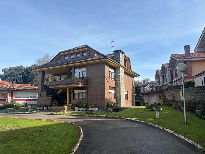 Casa en venta en Solares Valdecilla, Medio Cudeyo de 6 habitaciones