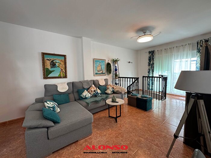 Casas en venta y pisos alquiler - 2