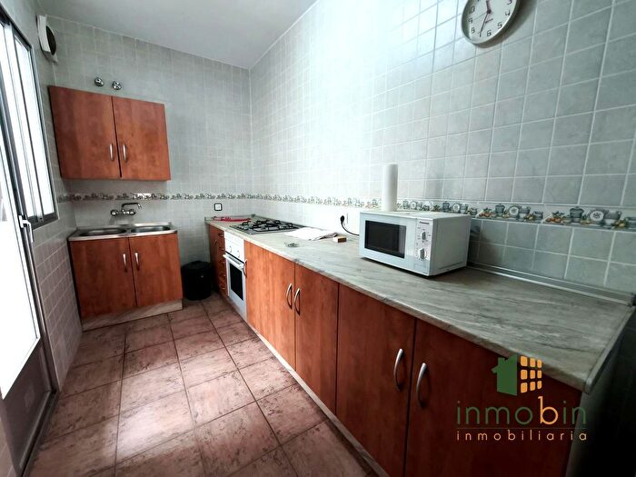 Casas en venta y pisos alquiler - 3