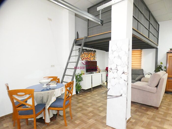 Casas en venta y pisos alquiler - 1