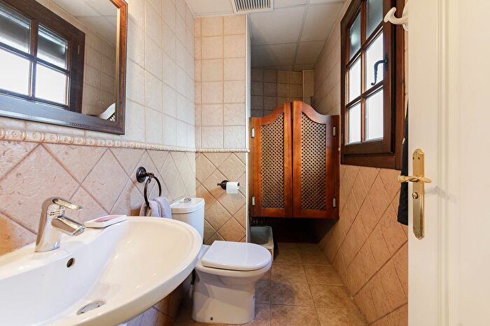 Casas en venta y pisos alquiler - 3