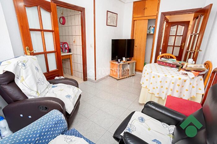 Casas en venta y pisos alquiler - 2