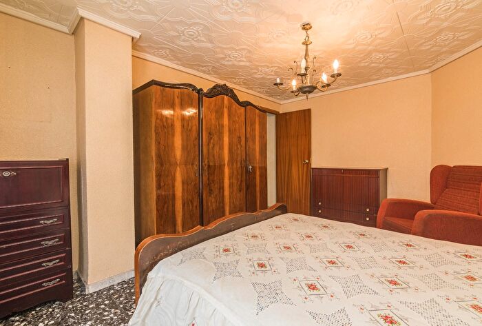 Casas en venta y pisos alquiler - 2