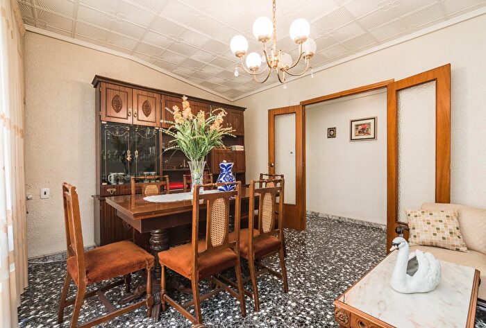 Casas en venta y pisos alquiler - 1