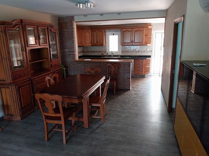 Casas en venta y pisos alquiler - 2