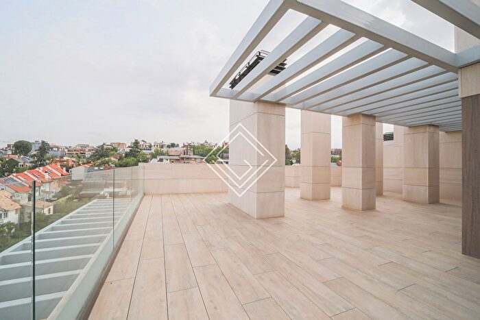 Piso en alquiler en Fuencarral El Pardo, Peñagrande de 5 habitaciones