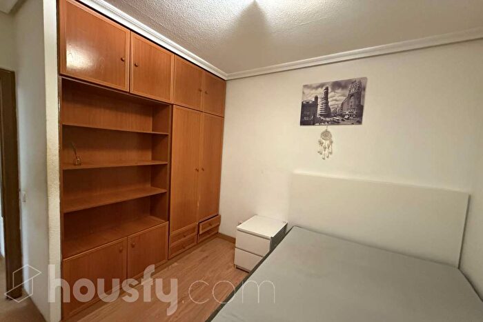 Casas en venta y pisos alquiler - 3