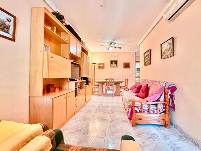 Casas en venta y pisos alquiler - 3