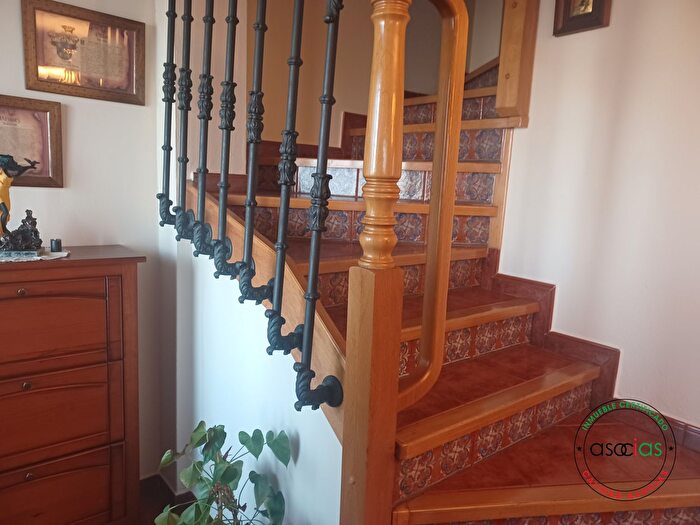 Casas en venta y pisos alquiler - 3