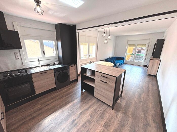 Casas en venta y pisos alquiler - 1