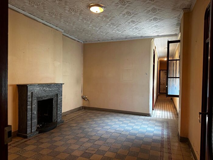 Casas en venta y pisos alquiler - 1