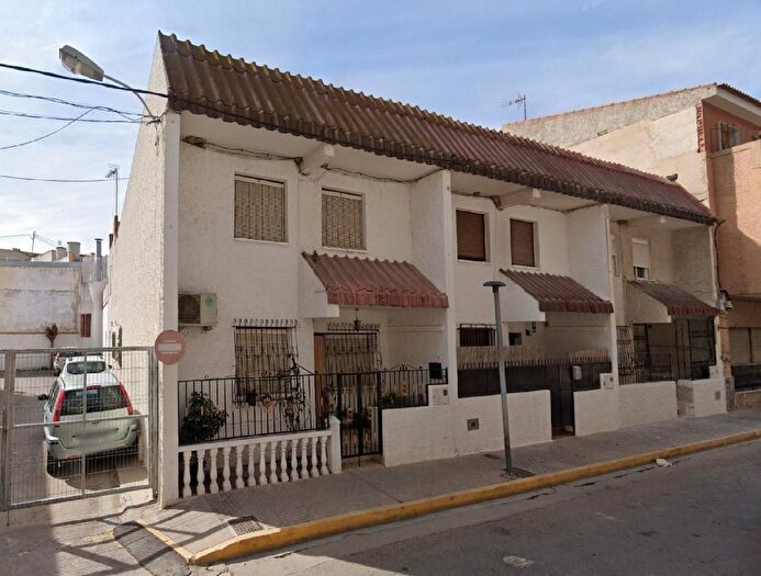 Casas en venta y pisos alquiler - 1