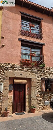 Casas en venta y pisos alquiler - 1