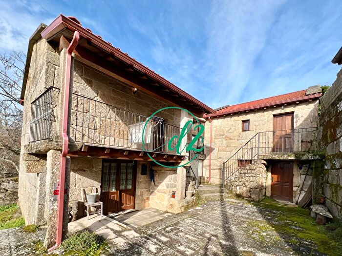 Casa en venta en Vilamarín, Ourense de 3 habitaciones