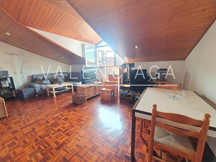 Casas en venta y pisos alquiler - 1