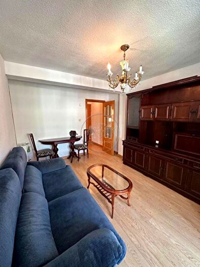 Casas en venta y pisos alquiler - 1