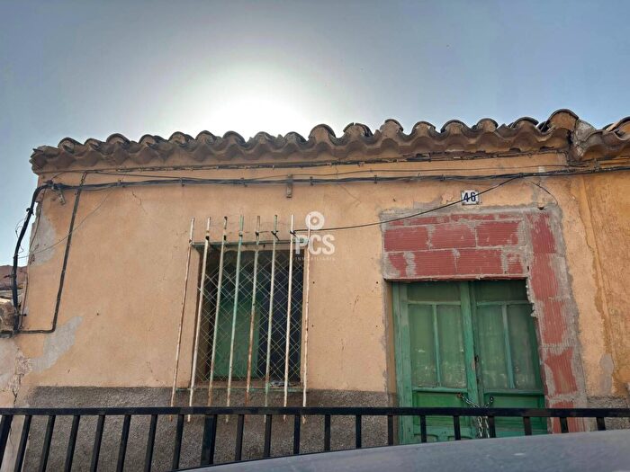 Casas en venta y pisos alquiler - 1