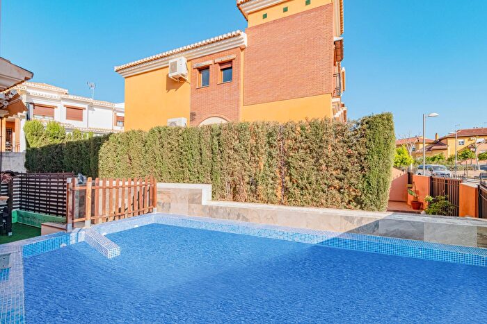Casas en venta y pisos alquiler - 3