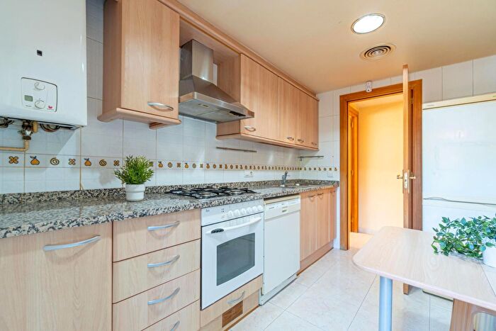 Casas en venta y pisos alquiler - 2