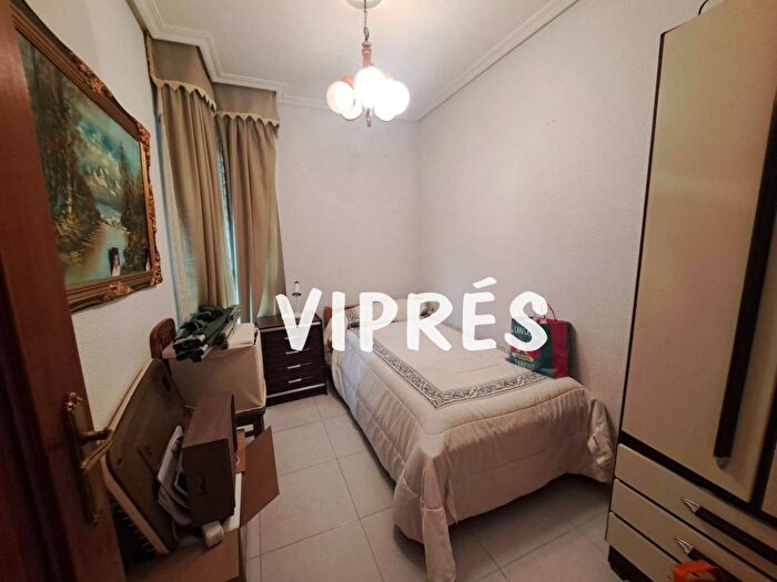 Casas en venta y pisos alquiler - 3