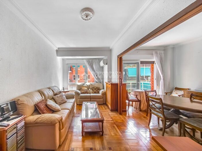Casas en venta y pisos alquiler - 1