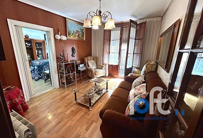 Casas en venta y pisos alquiler - 1
