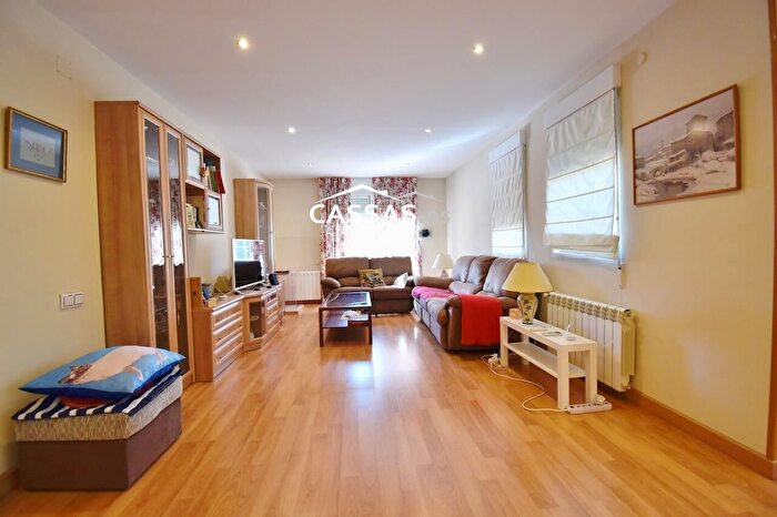 Casas en venta y pisos alquiler - 3