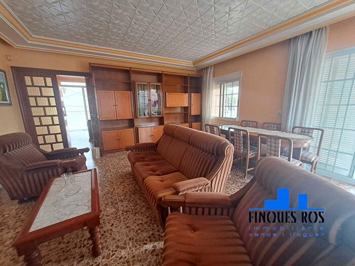 Casas en venta y pisos alquiler - 2