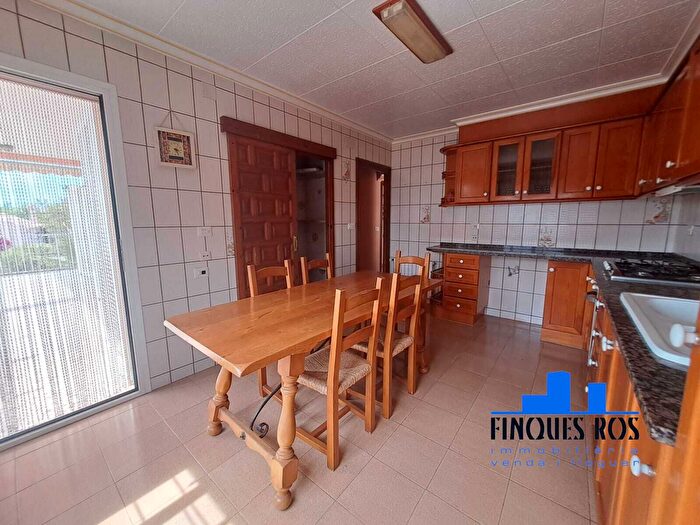 Casas en venta y pisos alquiler - 3