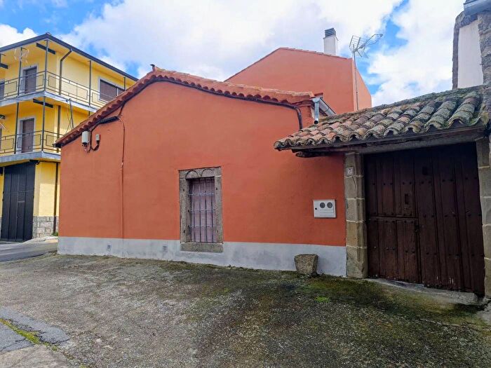 Casa en venta en Castilla y León, Ávila de 2 habitaciones