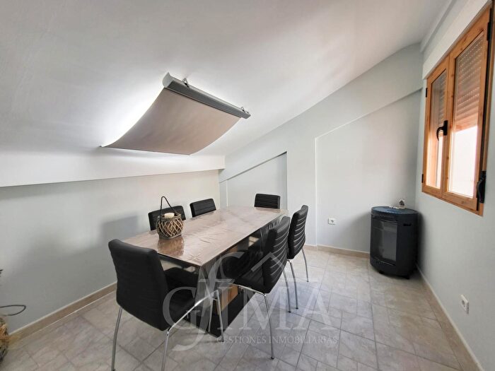 Casas en venta y pisos alquiler - 2
