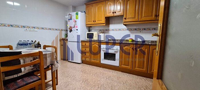 Casas en venta y pisos alquiler - 3