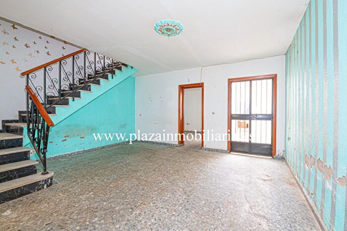 Casas en venta y pisos alquiler - 1