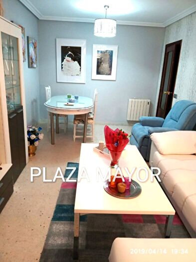 Casas en venta y pisos alquiler - 3