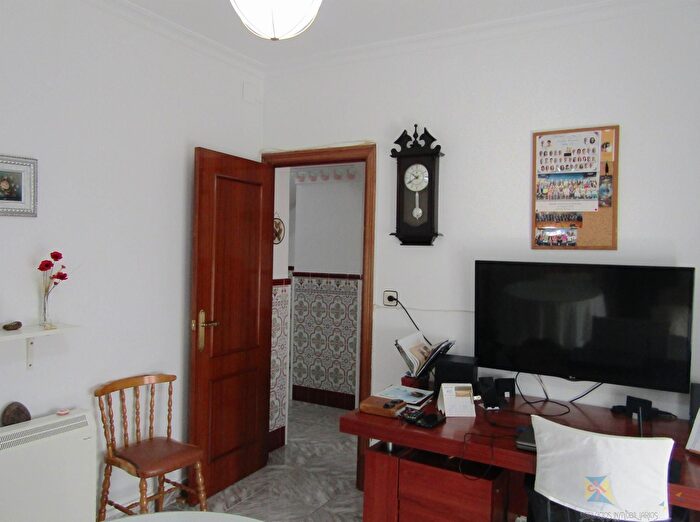 Casas en venta y pisos alquiler - 3