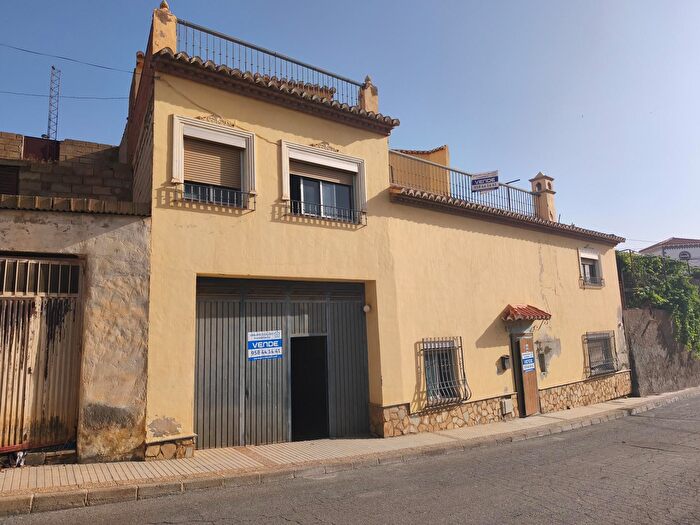 Casas en venta y pisos alquiler - 1