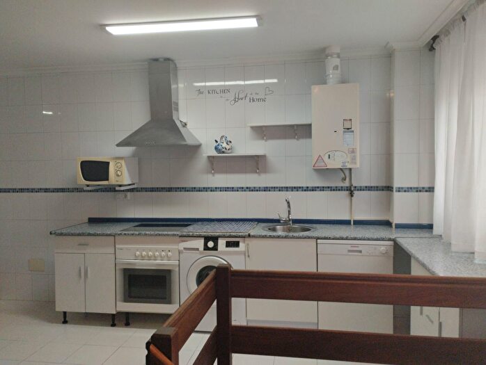 Casas en venta y pisos alquiler - 3