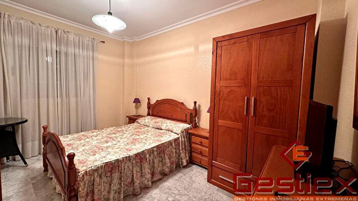 Casas en venta y pisos alquiler - 3