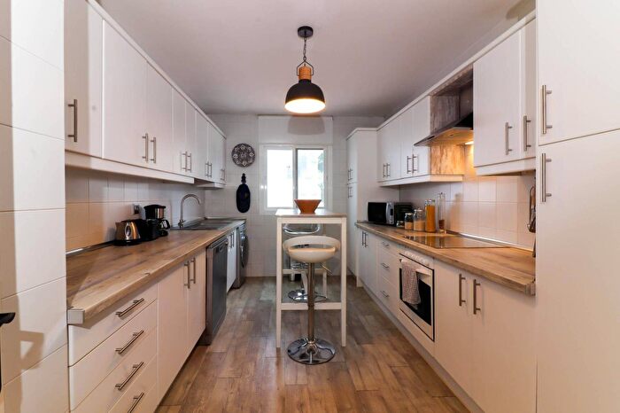 Casas en venta y pisos alquiler - 2