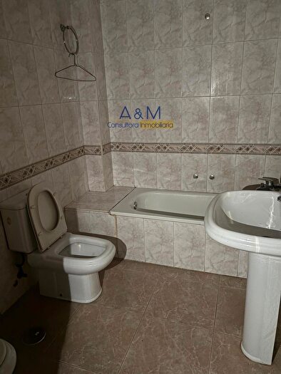 Casas en venta y pisos alquiler - 3