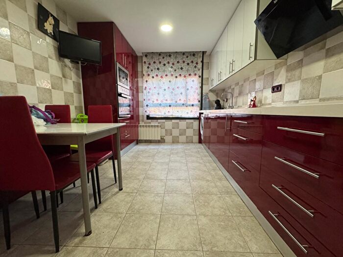 Casas en venta y pisos alquiler - 3