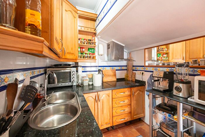 Casas en venta y pisos alquiler - 2
