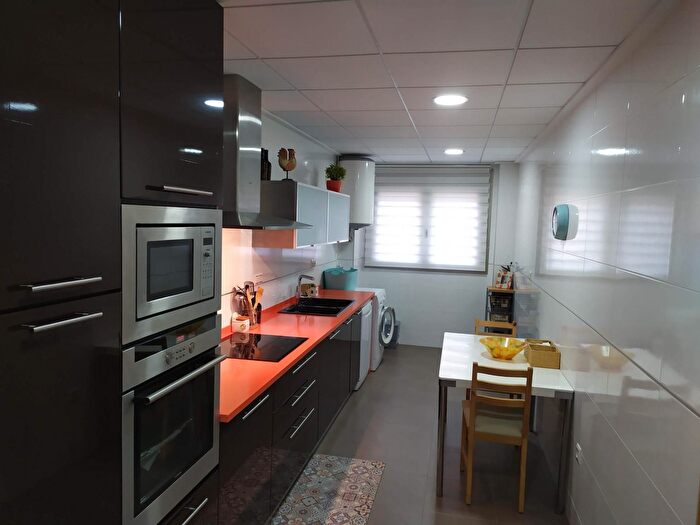 Casas en venta y pisos alquiler - 2