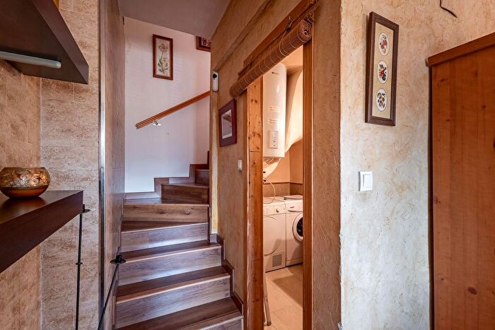 Casas en venta y pisos alquiler - 2