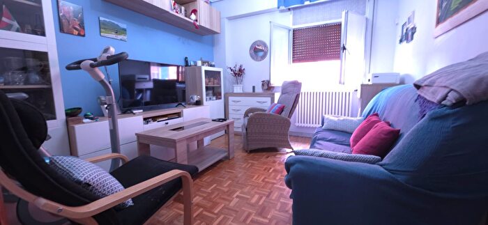Casas en venta y pisos alquiler - 1