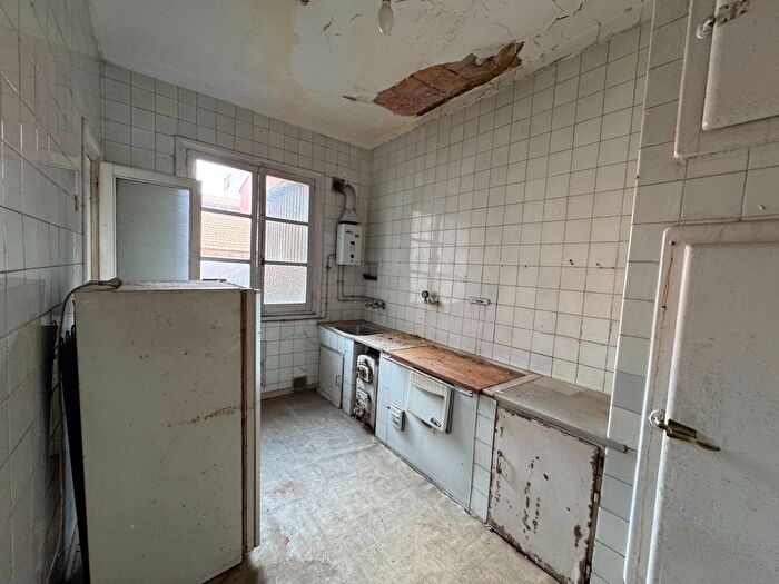 Casas en venta y pisos alquiler - 2