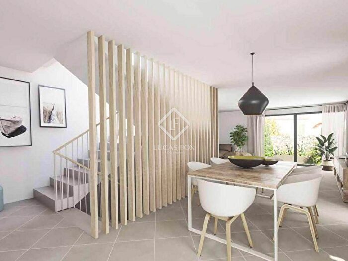 Casas en venta y pisos alquiler - 1