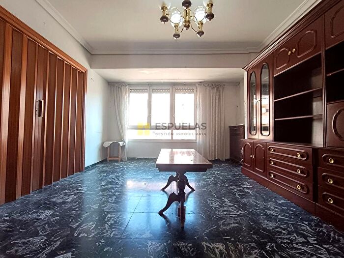 Casas en venta y pisos alquiler - 3