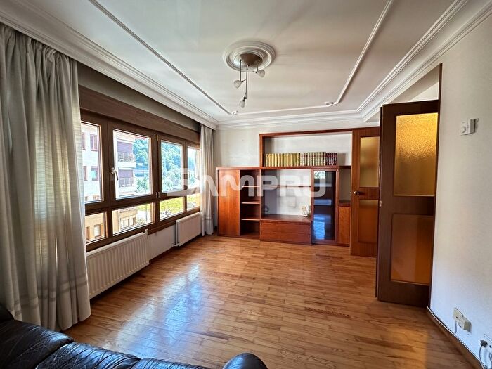 Casas en venta y pisos alquiler - 3